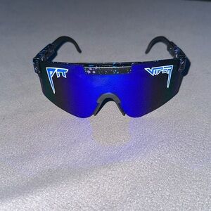 Pit viper sunglasses (1 of 1 fakes)